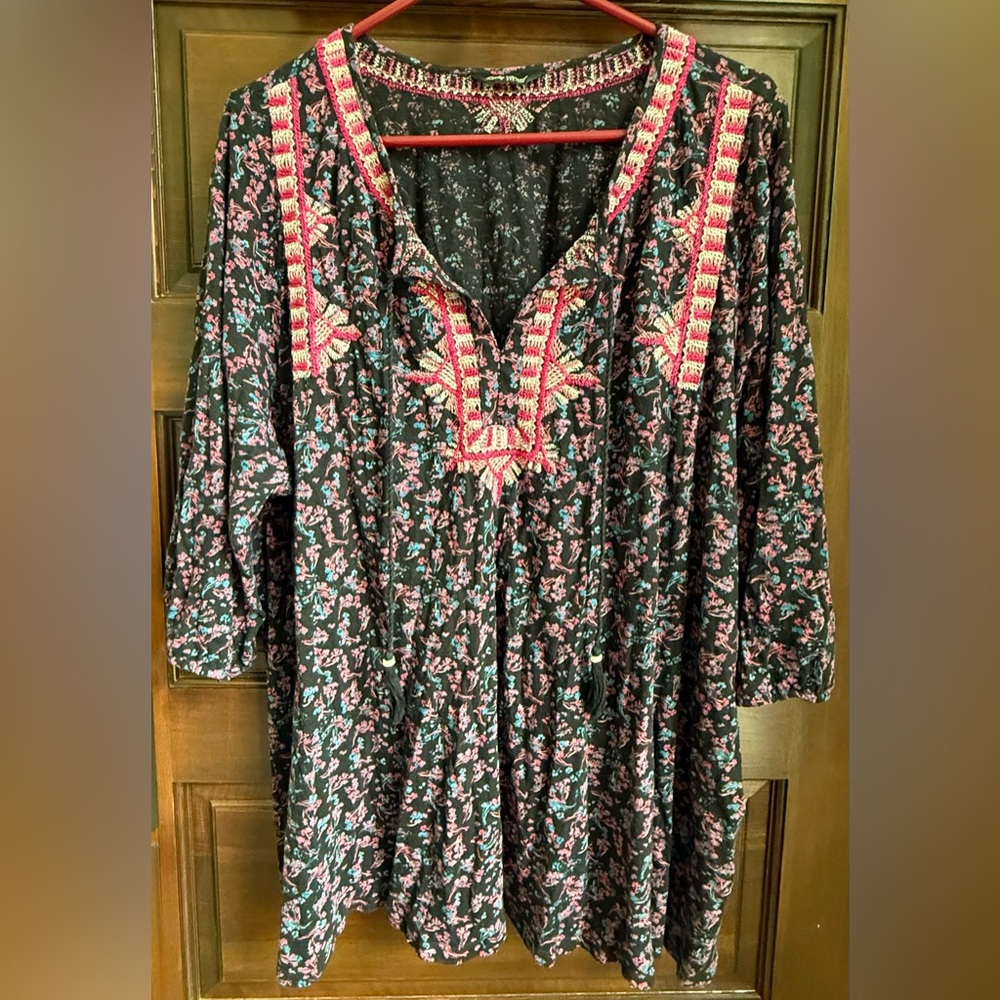 Lucky Brand Plus Black and Pink Embroidered Tunic